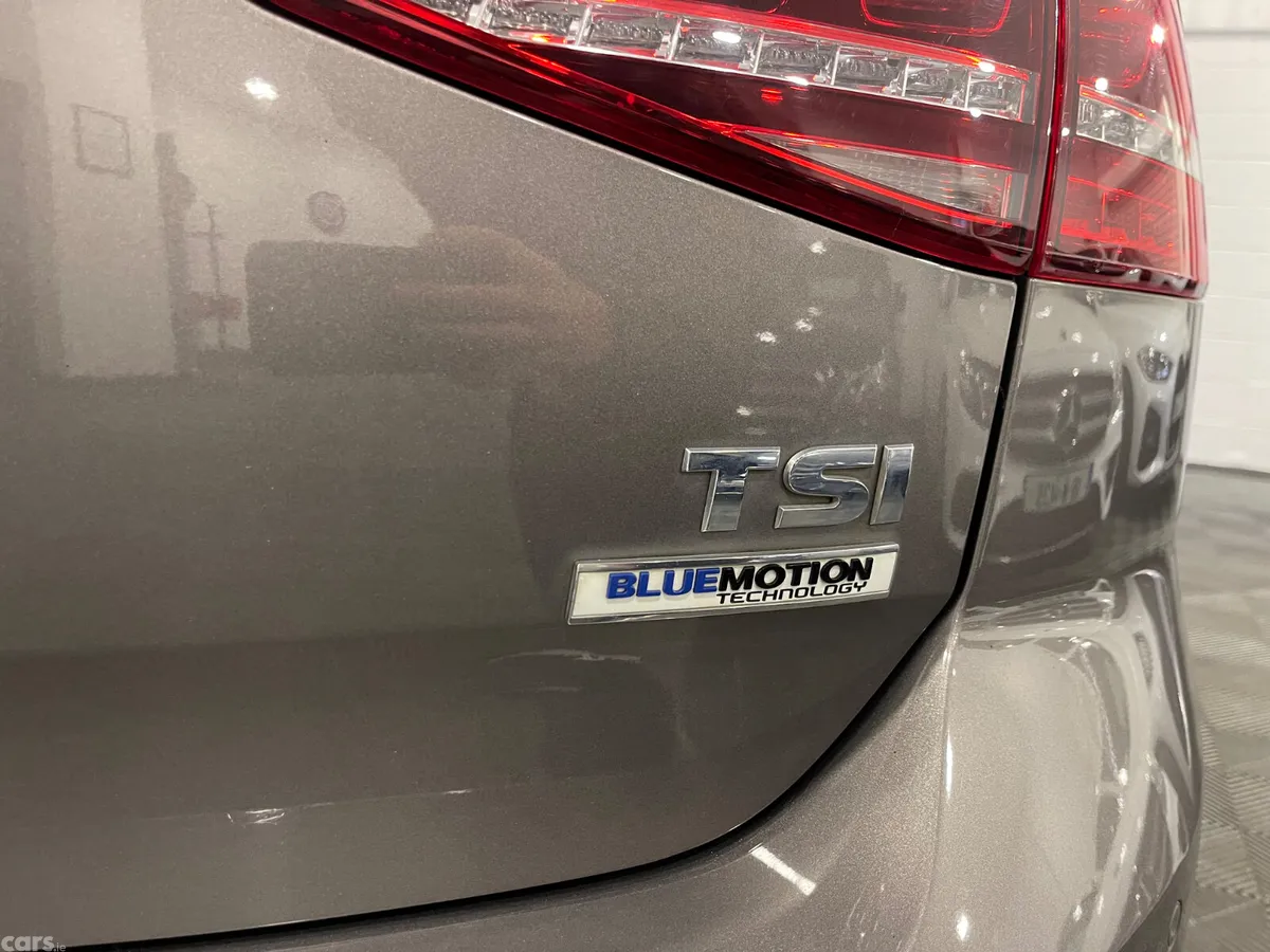 Volkswagen Golf Hatchback, Petrol, 2017, Grey