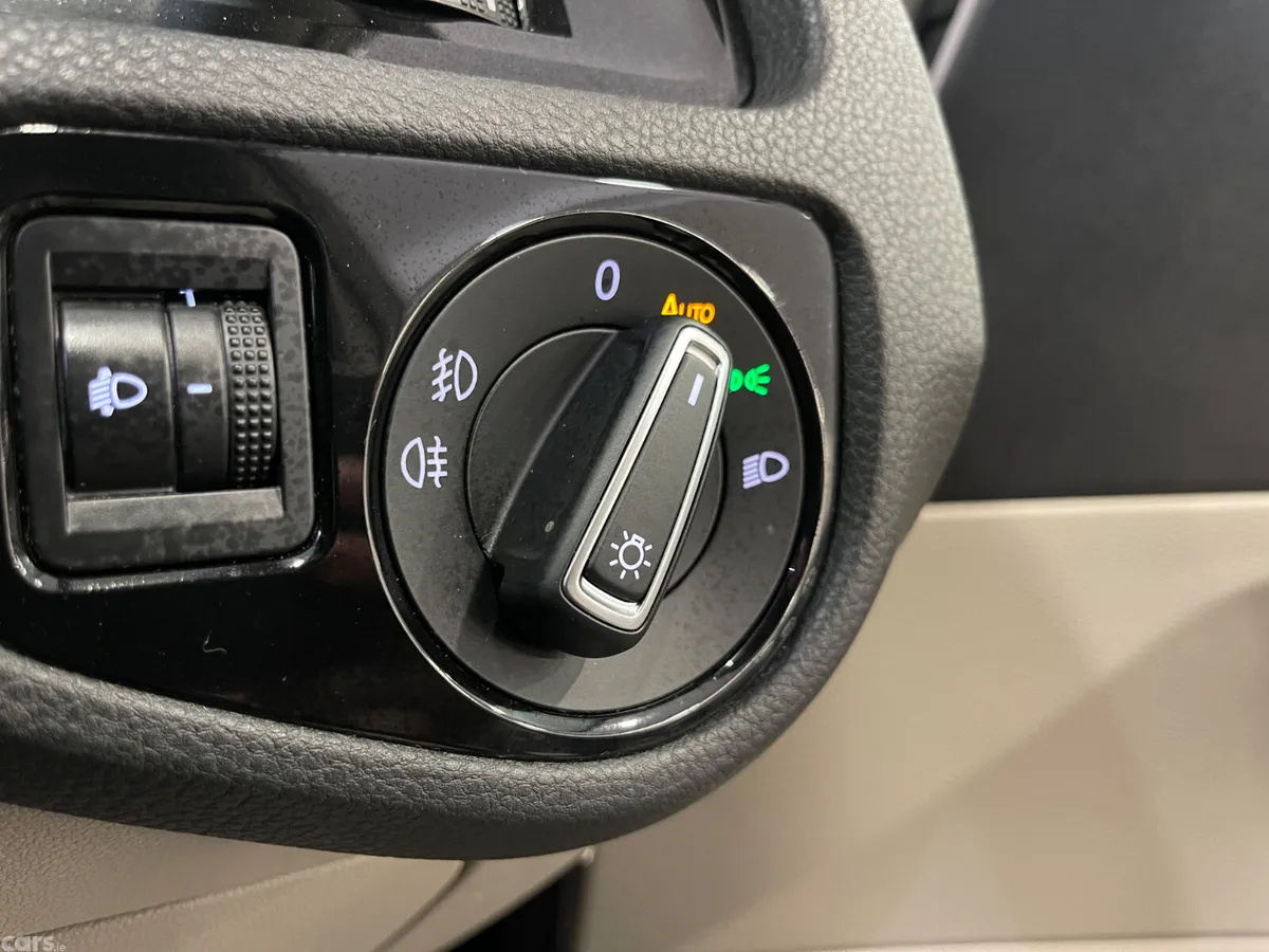 Volkswagen Golf Hatchback, Petrol, 2017, Grey