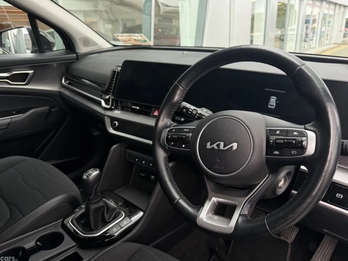 Kia Sportage MPV, Diesel, 2023, Black