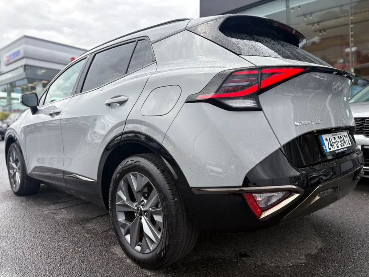 Kia Sportage MPV, Petrol Hybrid, 2024, Grey