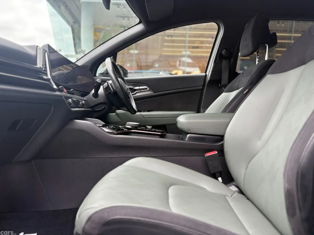 Kia Sportage MPV, Petrol Hybrid, 2024, Grey