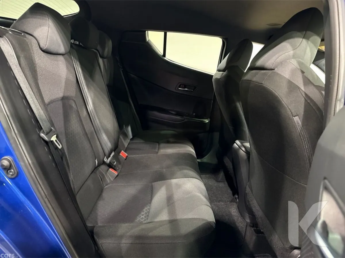 Toyota C-HR SUV, Petrol Hybrid, 2021, Blue