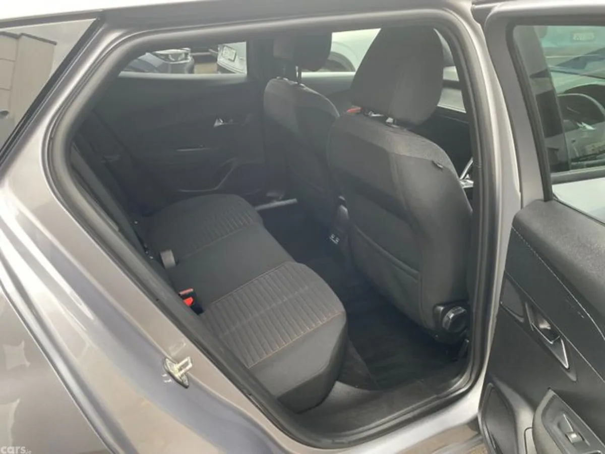 Peugeot 2008 Hatchback, Electric, 2023, Grey