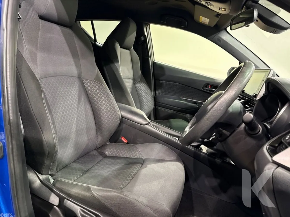 Toyota C-HR SUV, Petrol Hybrid, 2021, Blue