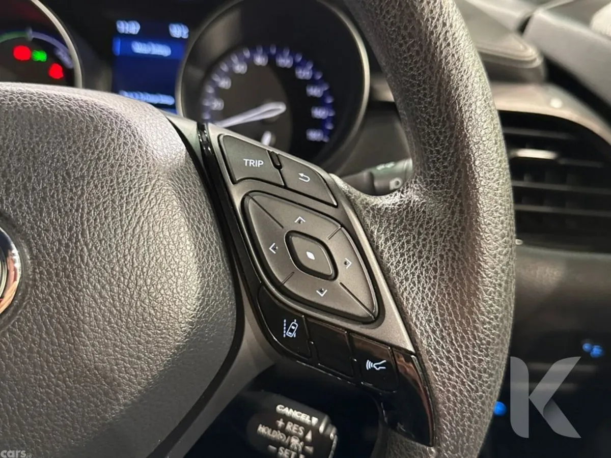 Toyota C-HR SUV, Petrol Hybrid, 2021, Blue