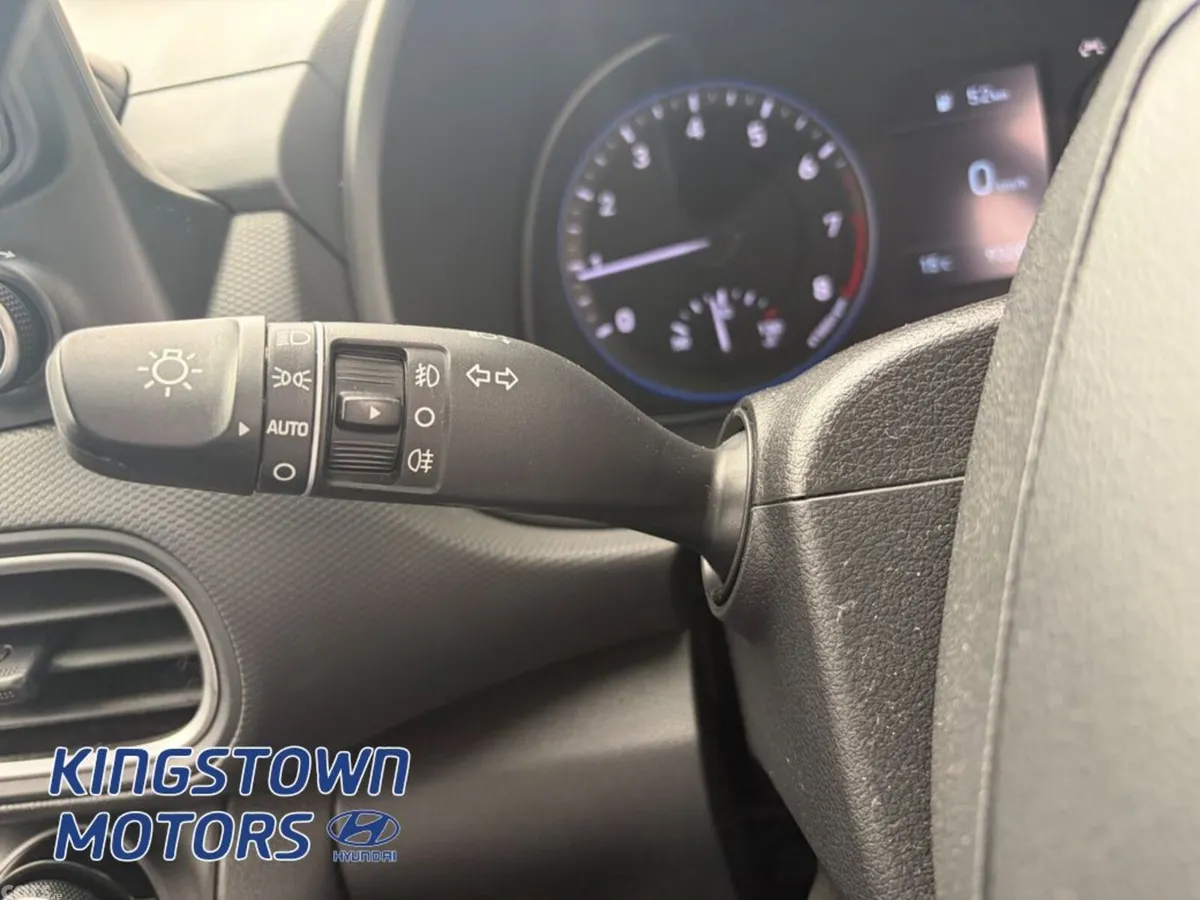 Hyundai KONA MPV, Petrol, 2019, Red