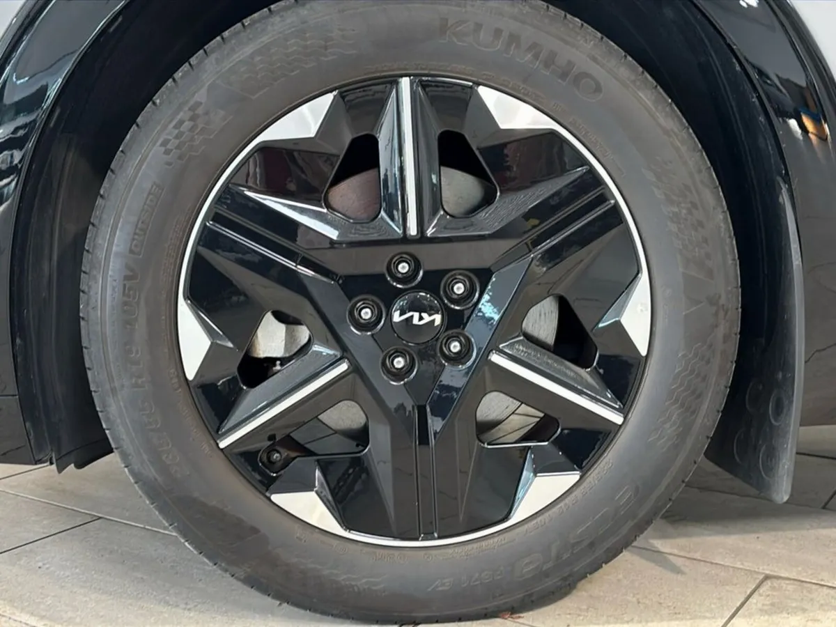 Kia EV6 MPV, Electric, 2025, Grey