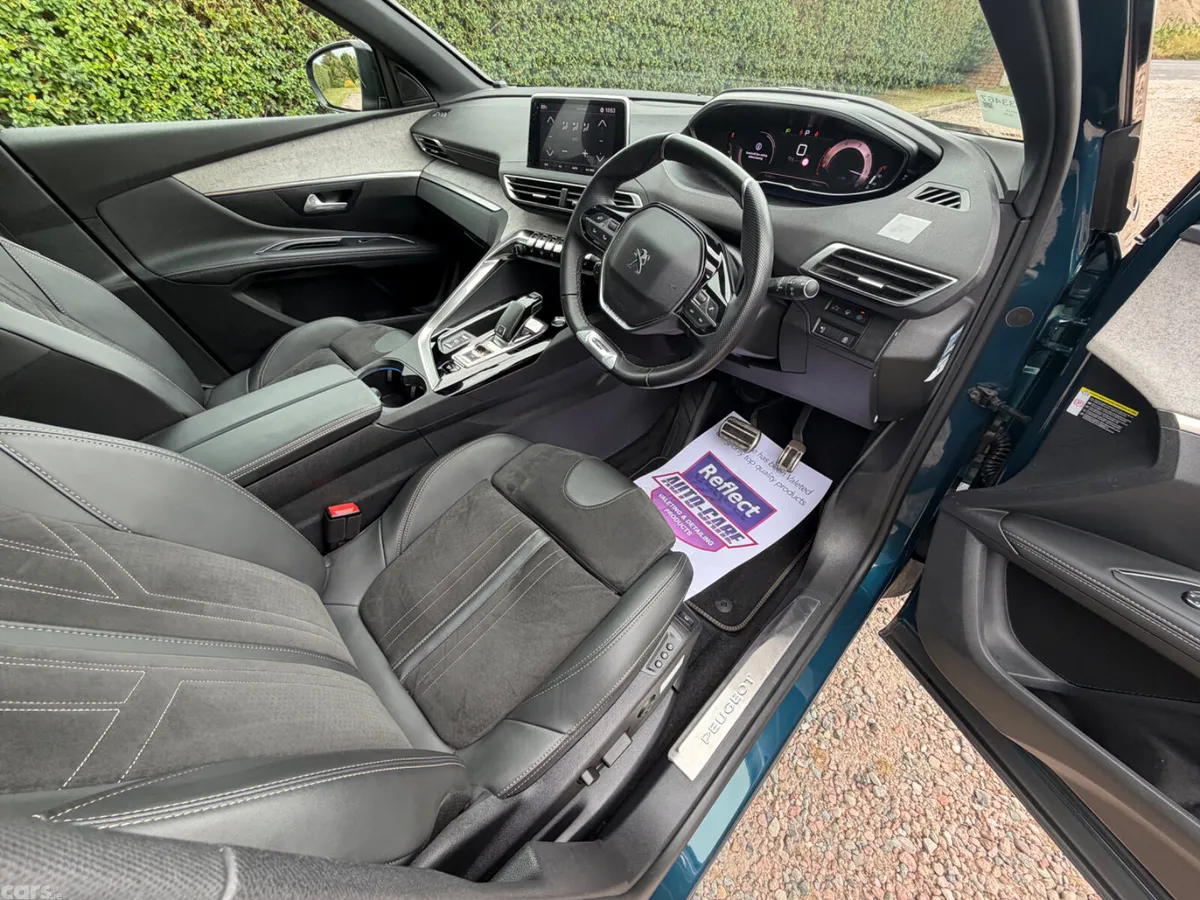 Peugeot 5008 SUV, Diesel, 2021, Blue