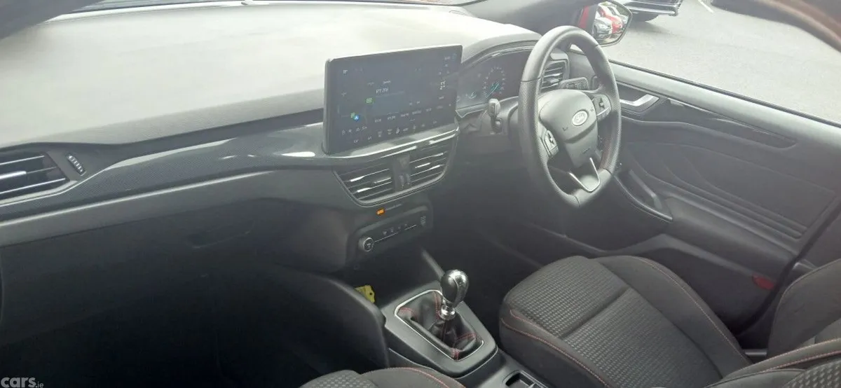 Ford Focus Hatchback, Petrol, 2023, Red