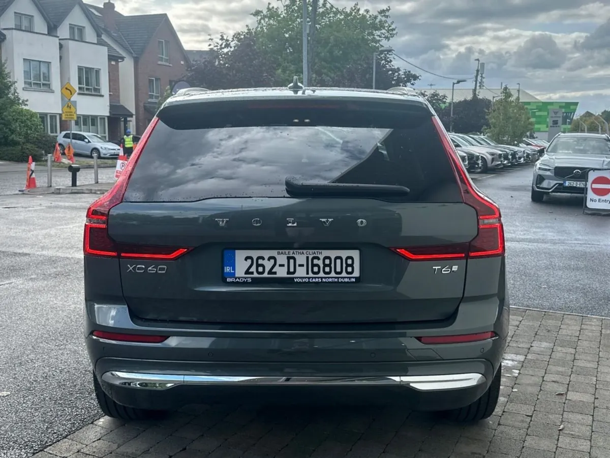 Volvo XC60 SUV, Petrol Plug-in Hybrid, 2026, Green