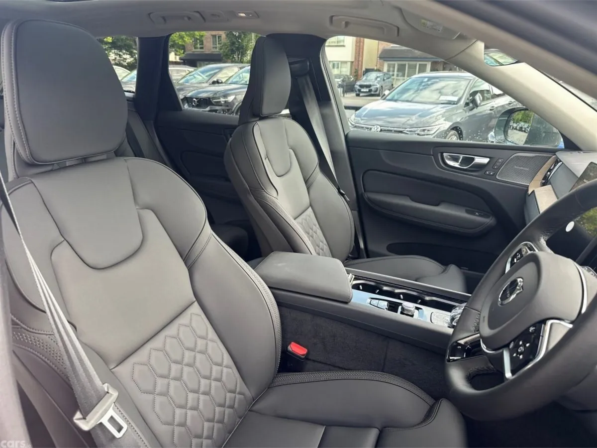Volvo XC60 SUV, Petrol Plug-in Hybrid, 2026, Green