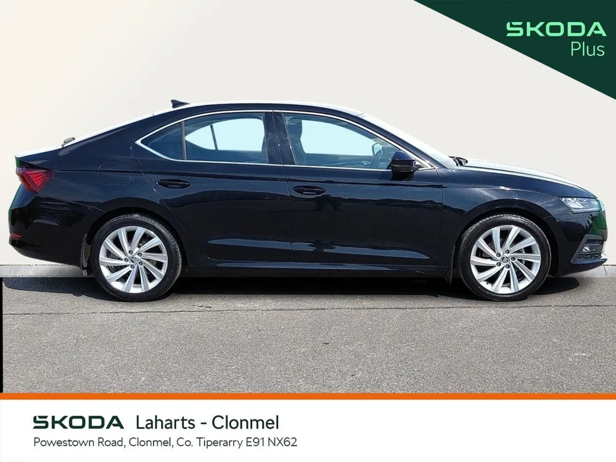 Skoda Octavia Saloon, Diesel, 2024, Black