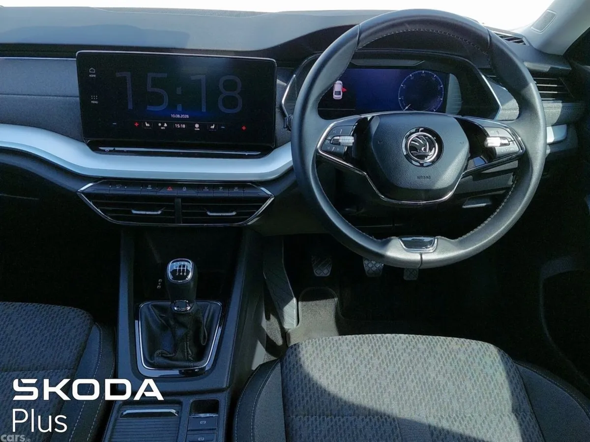 Skoda Octavia Saloon, Diesel, 2024, Black