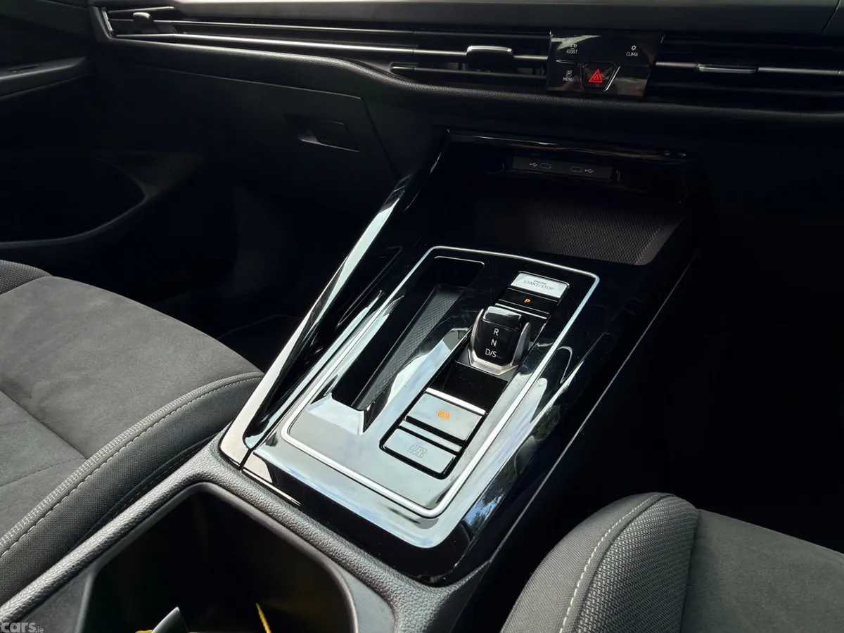 Volkswagen Golf Estate, Diesel, 2023, Black