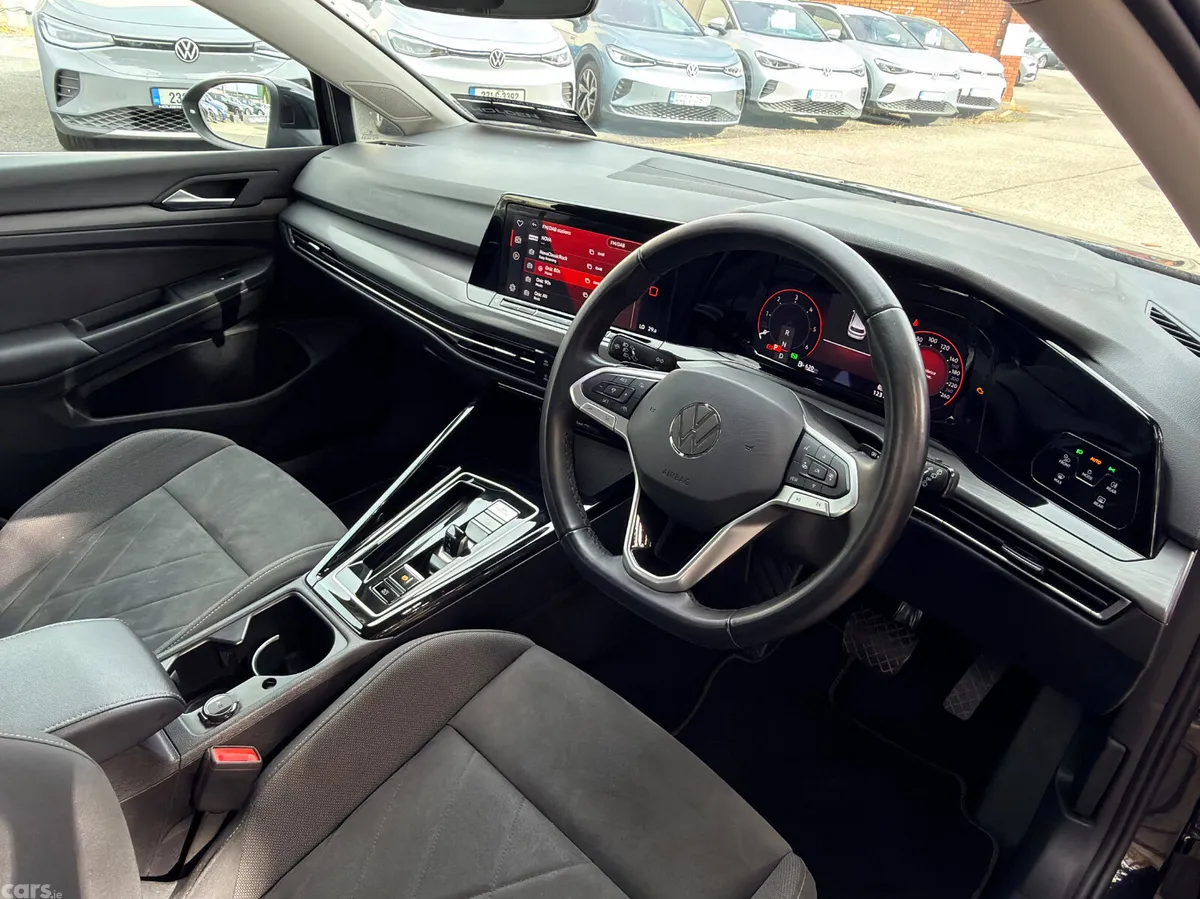 Volkswagen Golf Estate, Diesel, 2023, Black