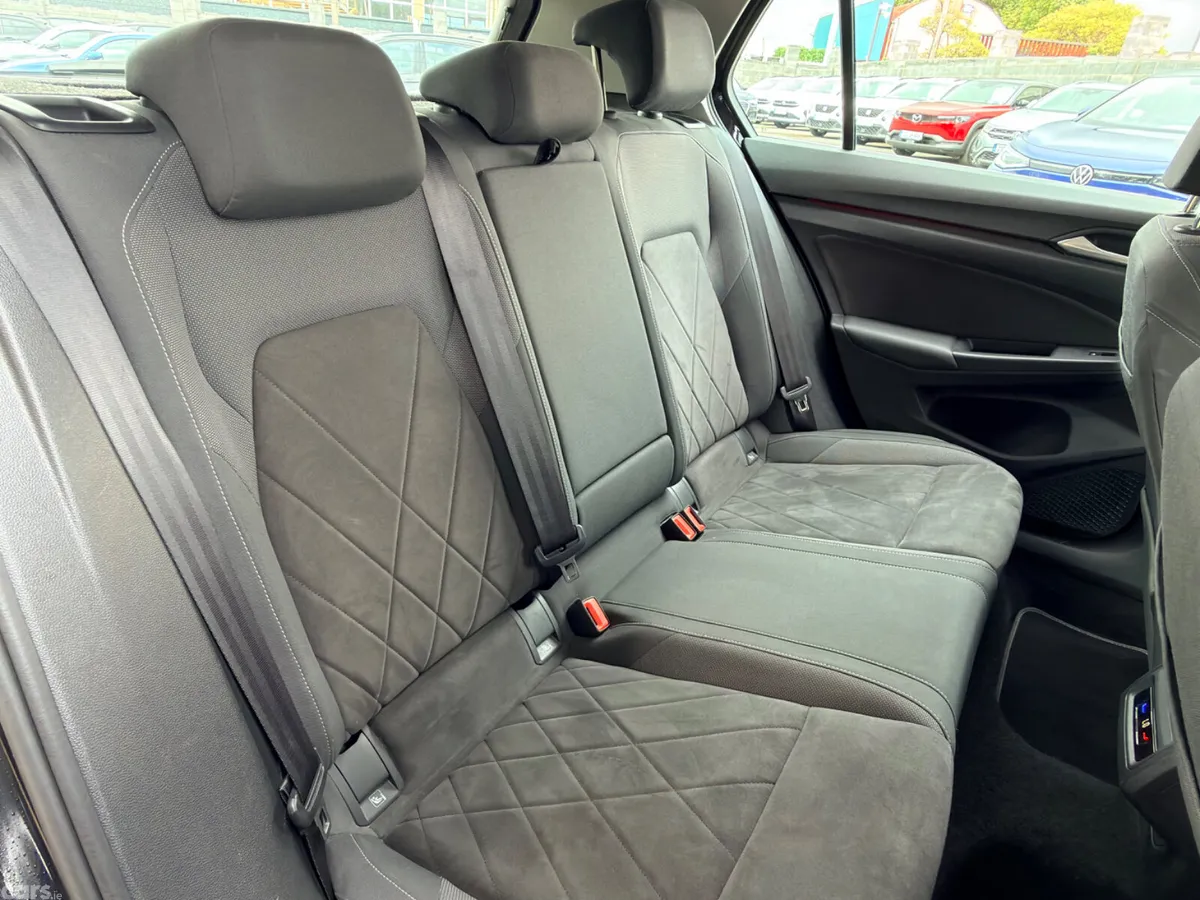 Volkswagen Golf Estate, Diesel, 2023, Black