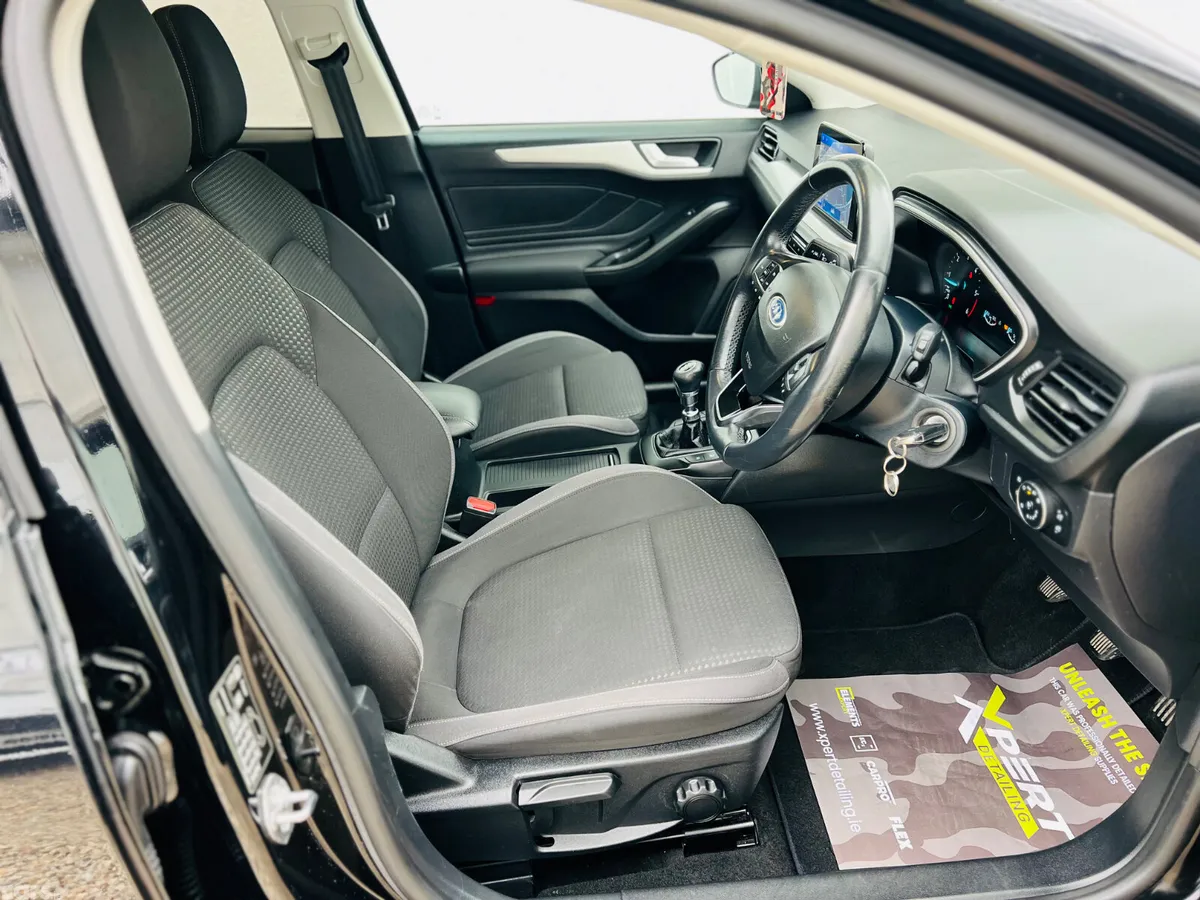Ford Focus Hatchback, Diesel, 2021, Black