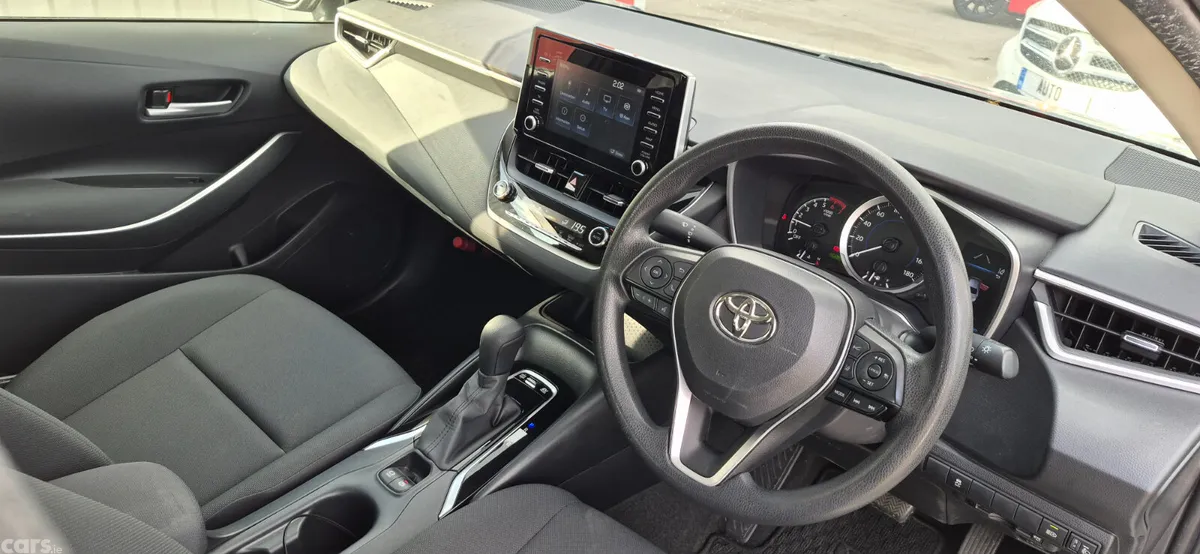 Toyota Corolla Saloon, Petrol Hybrid, 2021, Silver