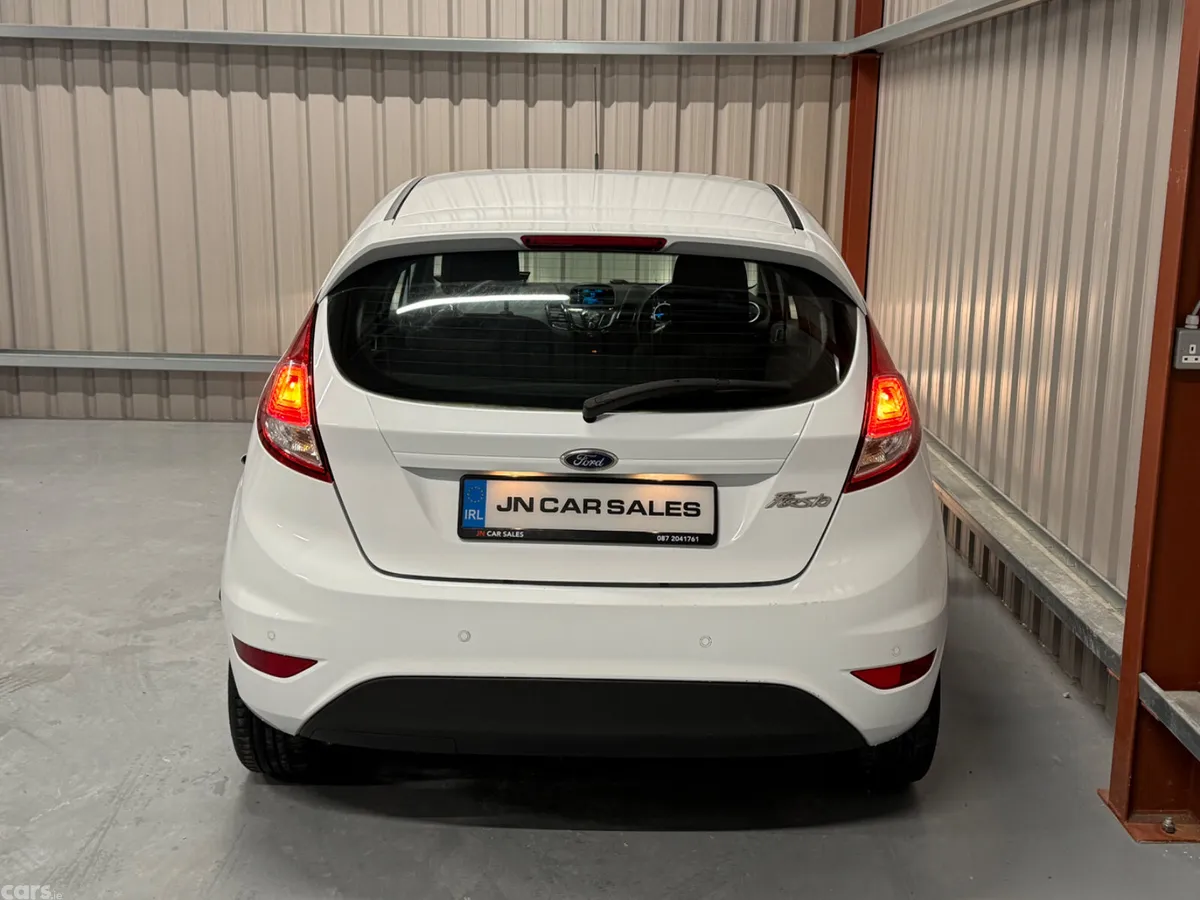 Ford Fiesta Hatchback, Petrol, 2015, White