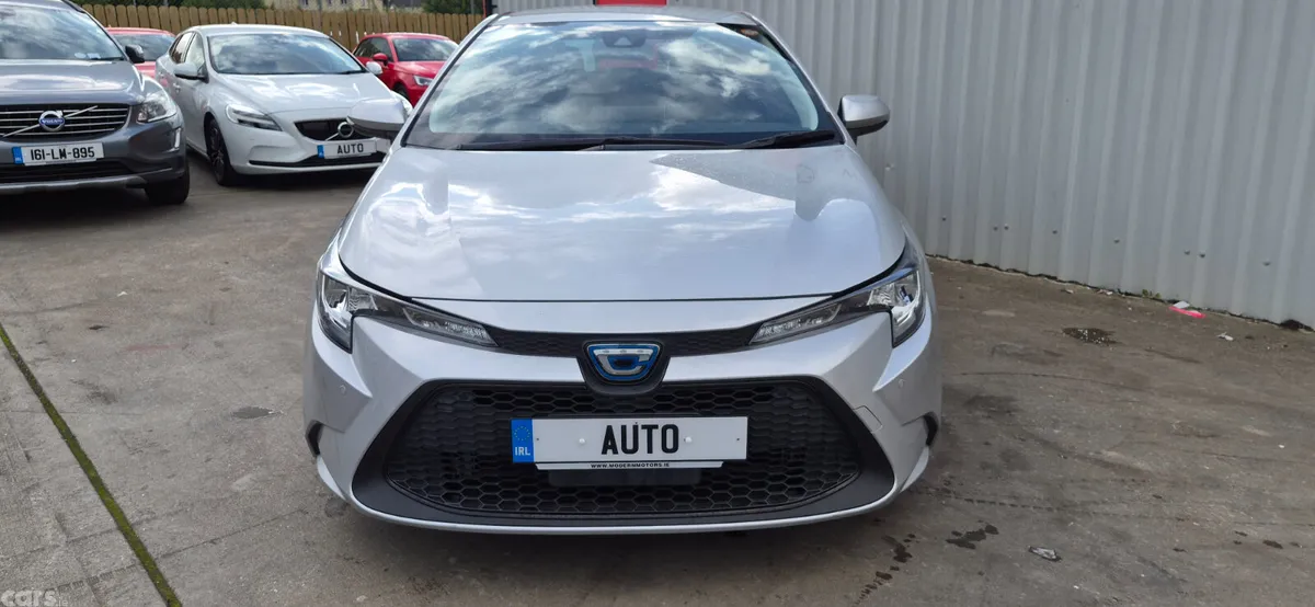Toyota Corolla Saloon, Petrol Hybrid, 2021, Silver