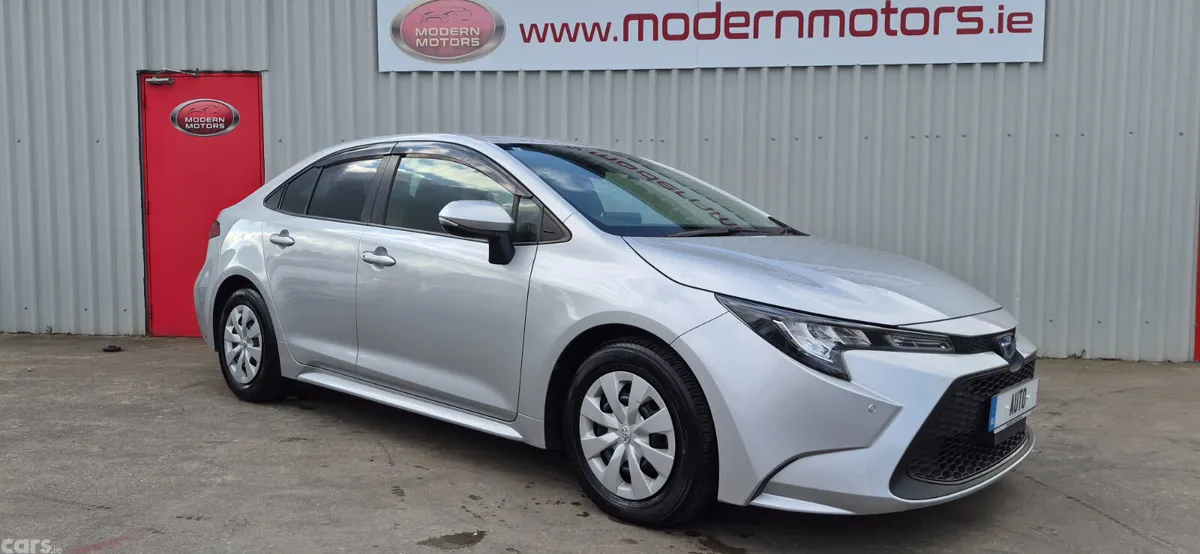 Toyota Corolla Saloon, Petrol Hybrid, 2021, Silver