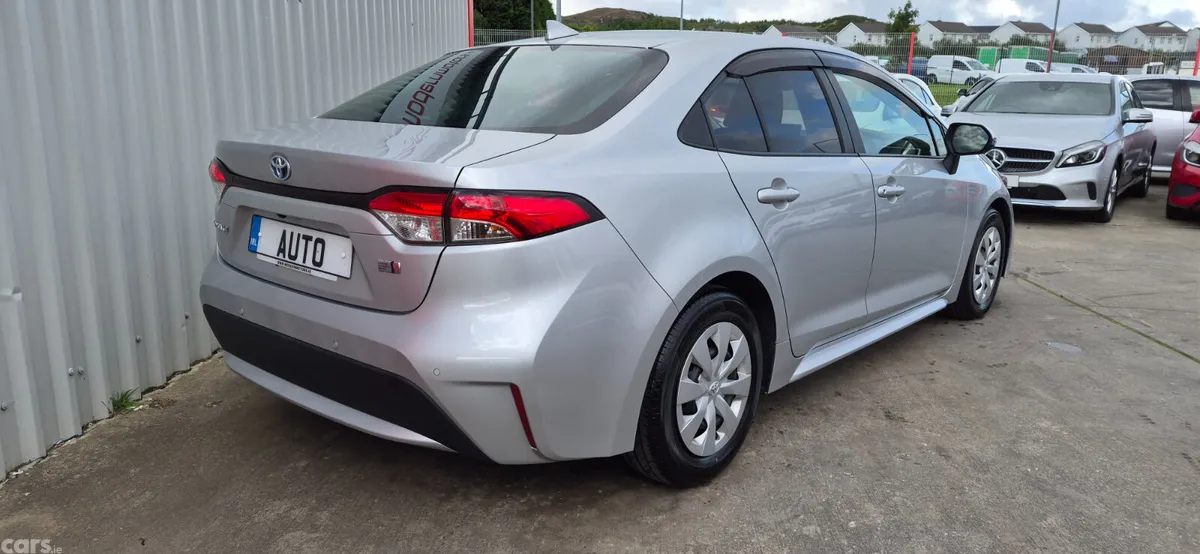 Toyota Corolla Saloon, Petrol Hybrid, 2021, Silver