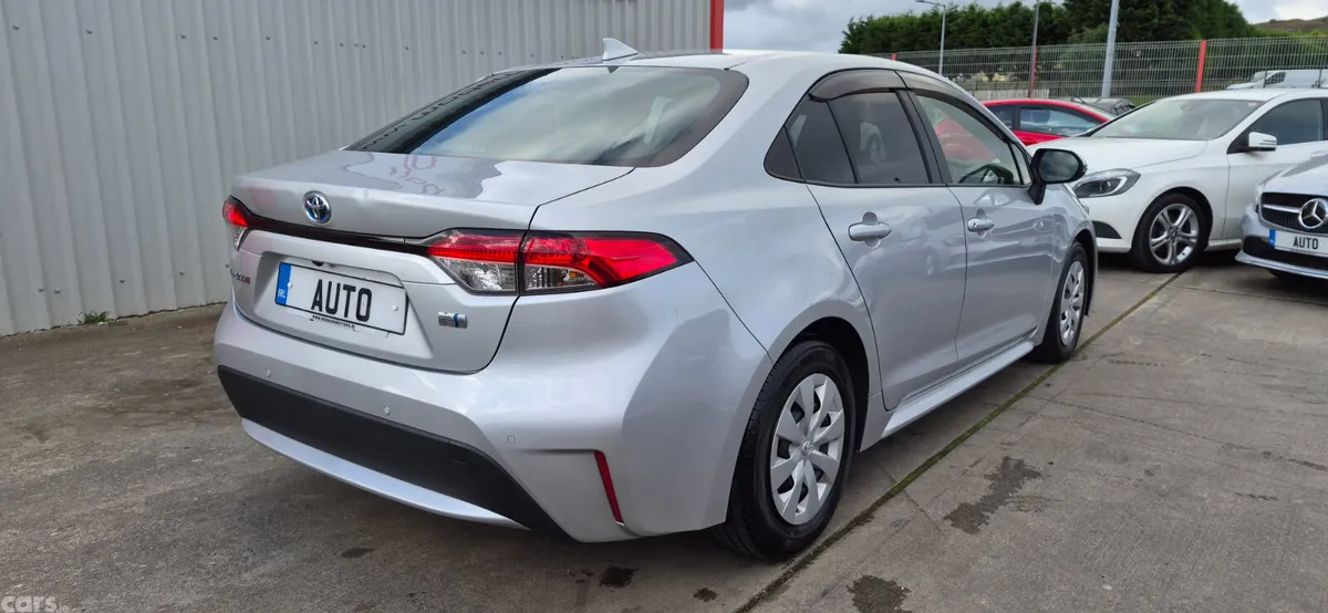 Toyota Corolla Saloon, Petrol Hybrid, 2021, Silver