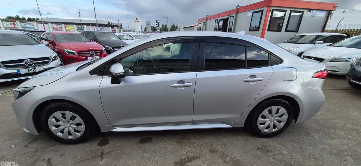Toyota Corolla Saloon, Petrol Hybrid, 2021, Silver