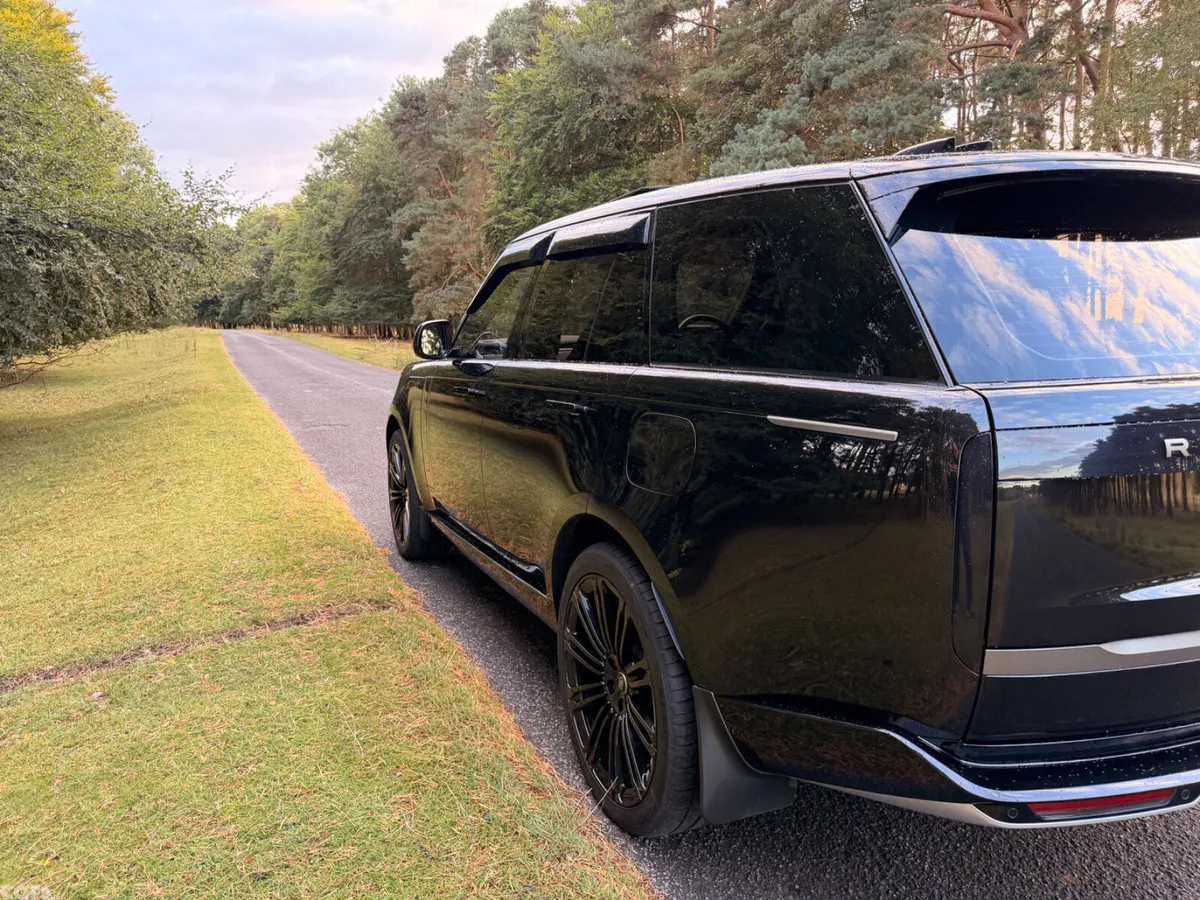 Land Rover Range Rover SUV, Petrol Plug-in Hybrid, 2023, Black