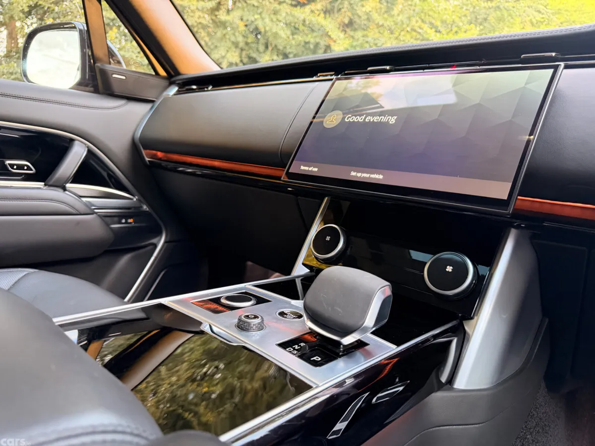 Land Rover Range Rover SUV, Petrol Plug-in Hybrid, 2023, Black