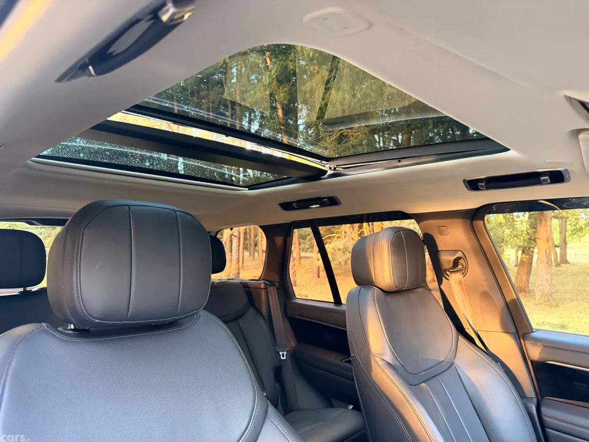Land Rover Range Rover SUV, Petrol Plug-in Hybrid, 2023, Black