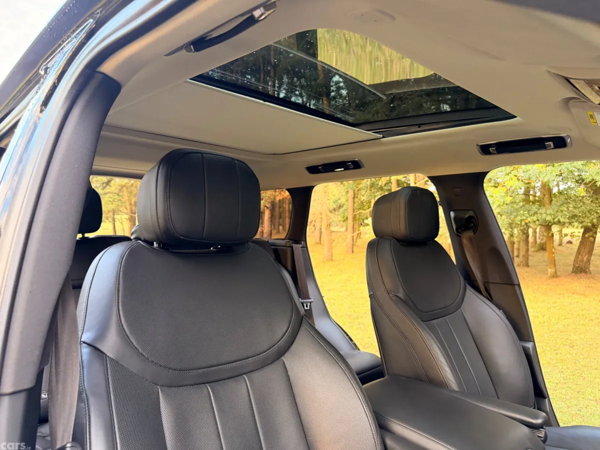 Land Rover Range Rover SUV, Petrol Plug-in Hybrid, 2023, Black
