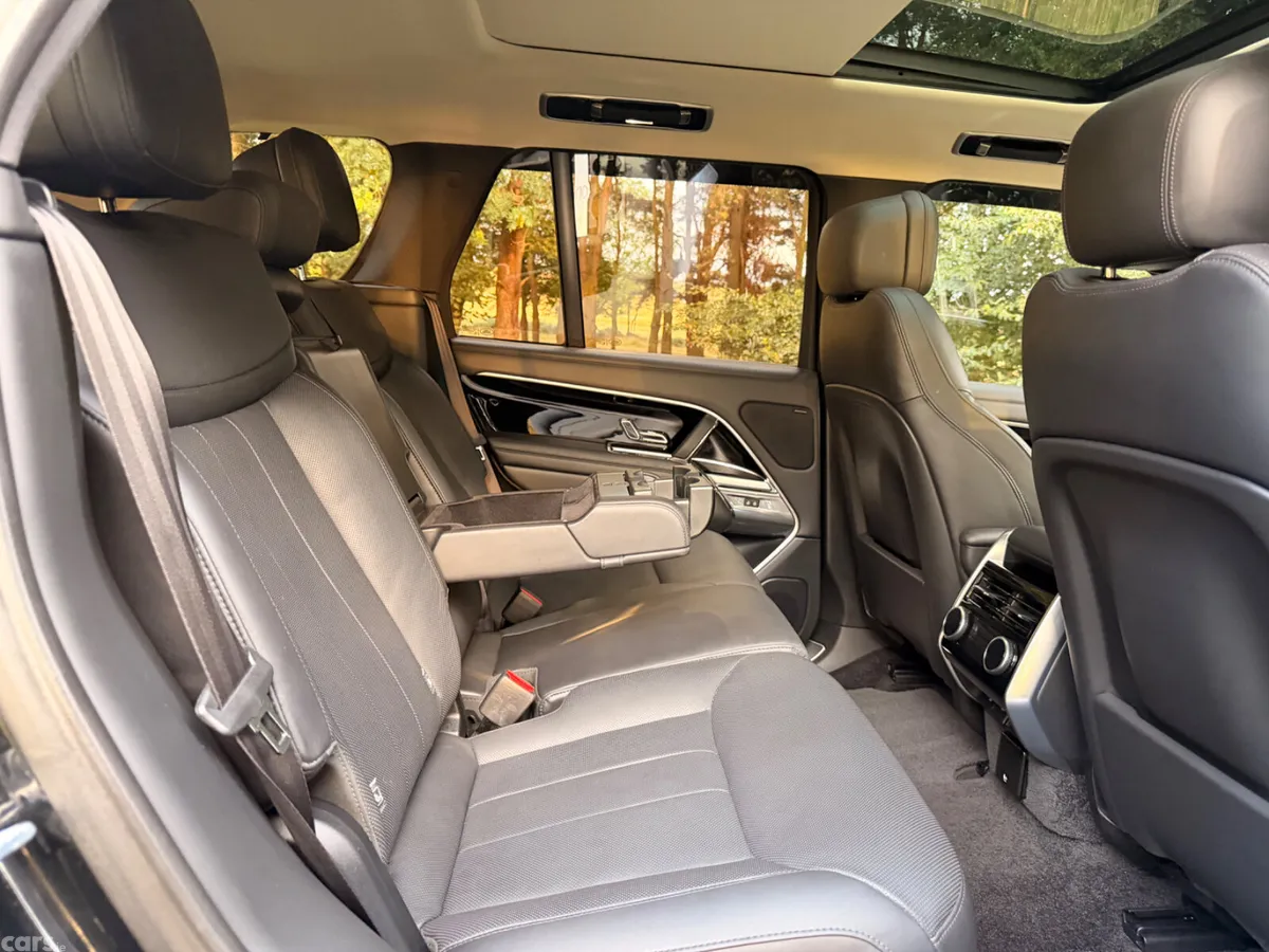 Land Rover Range Rover SUV, Petrol Plug-in Hybrid, 2023, Black