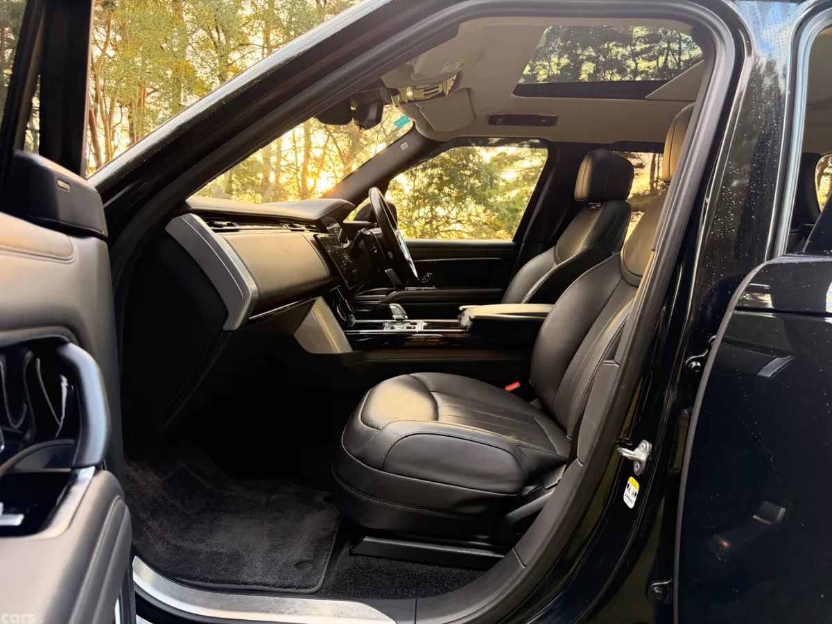 Land Rover Range Rover SUV, Petrol Plug-in Hybrid, 2023, Black