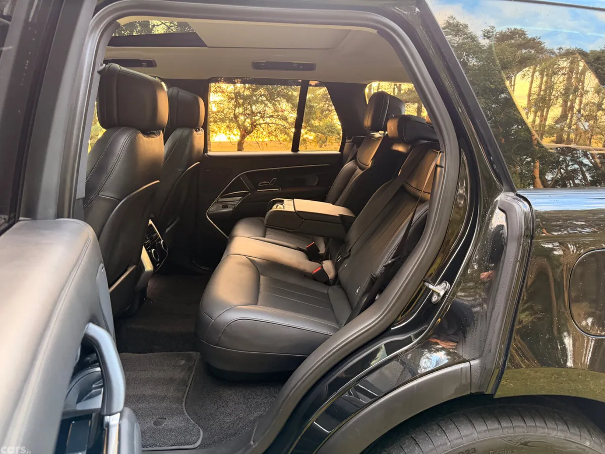 Land Rover Range Rover SUV, Petrol Plug-in Hybrid, 2023, Black
