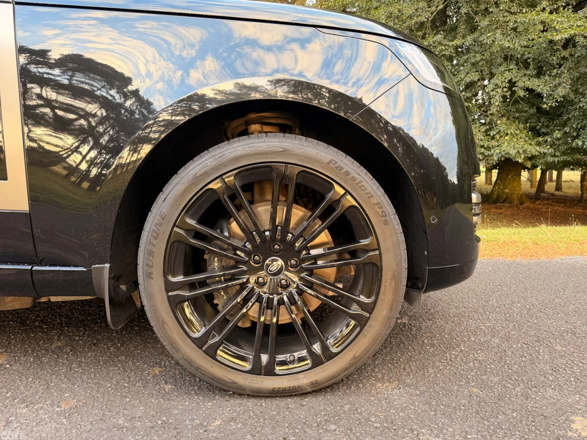 Land Rover Range Rover SUV, Petrol Plug-in Hybrid, 2023, Black