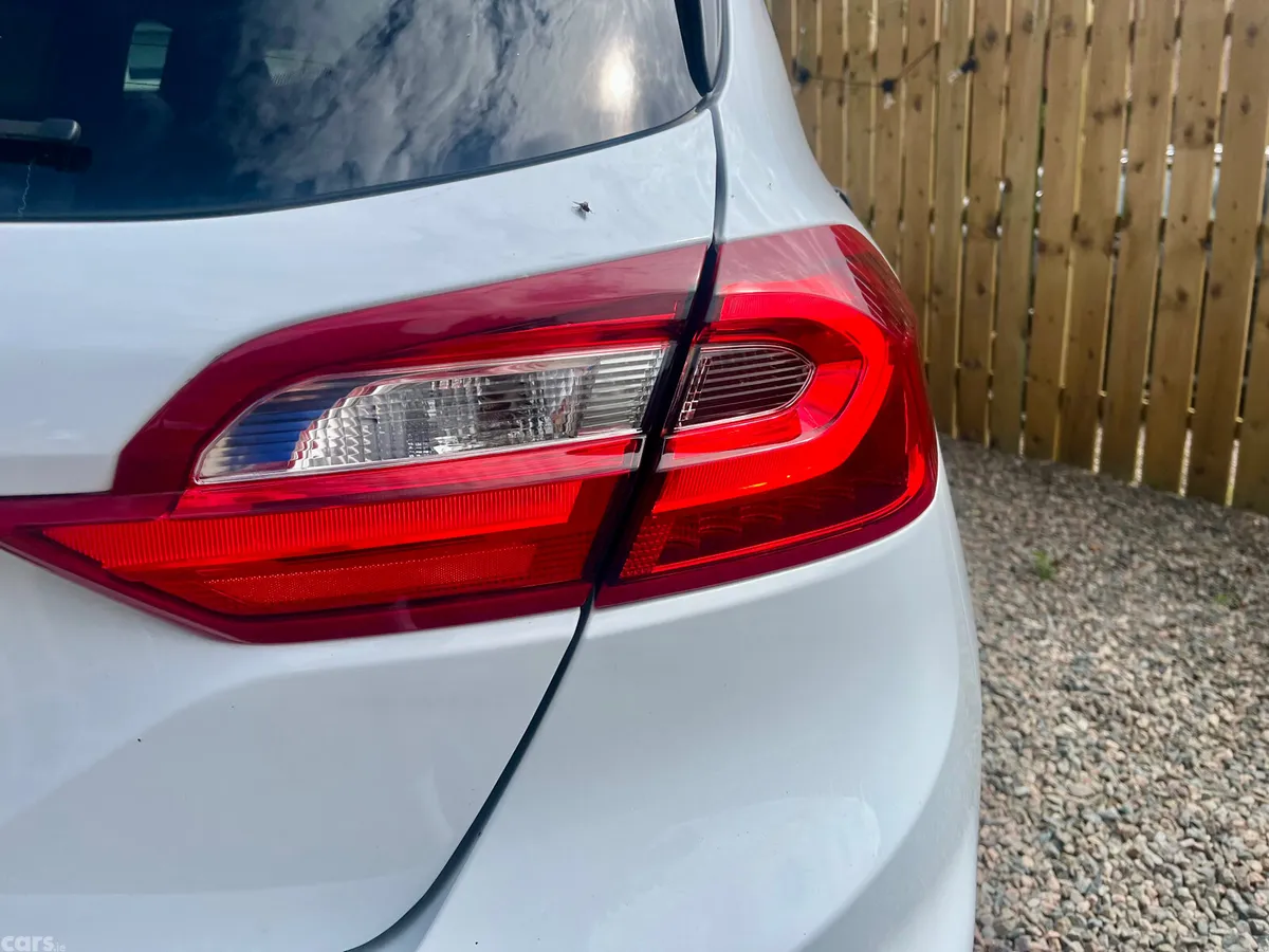 Ford Fiesta Hatchback, Petrol, 2020, White
