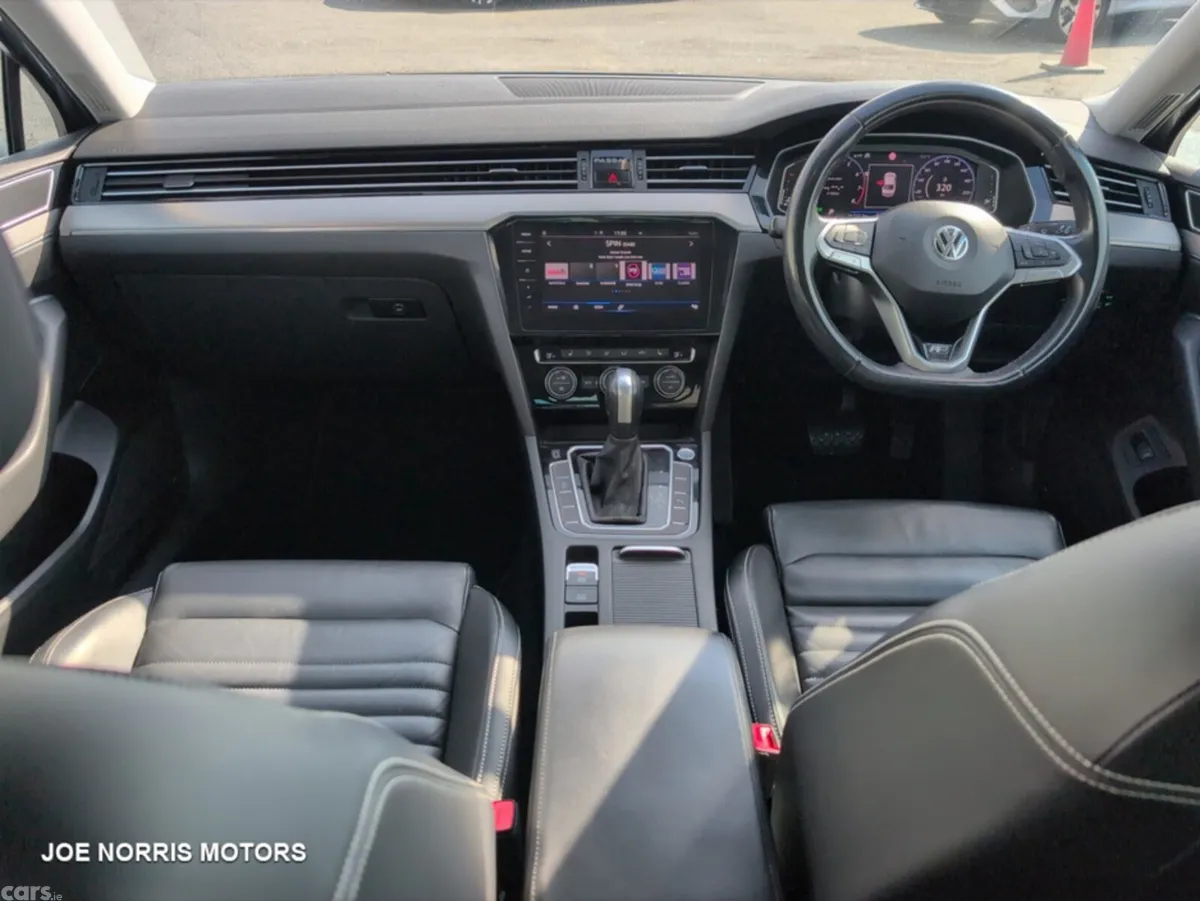 Volkswagen Passat Saloon, Petrol, 2020, Grey