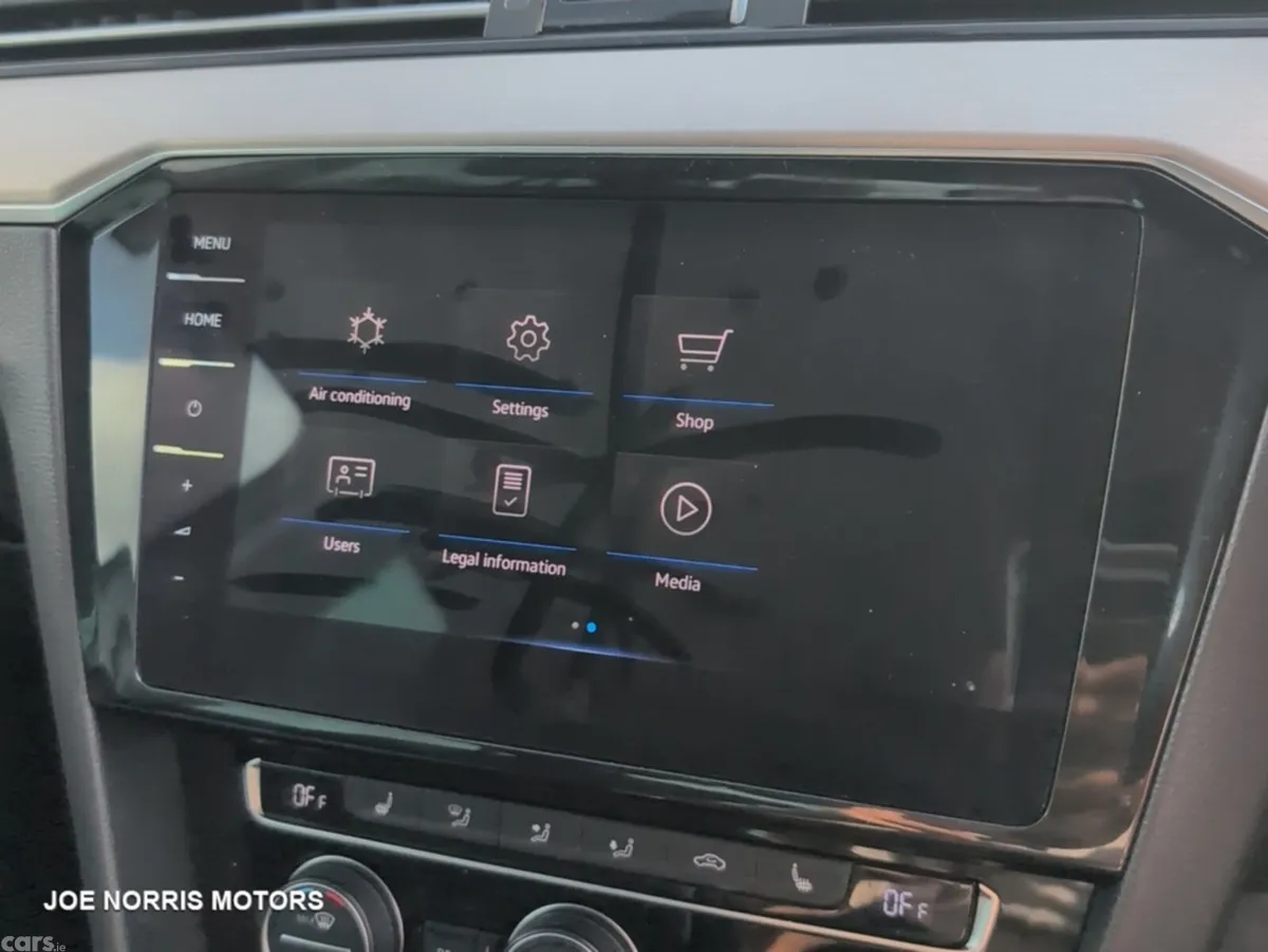 Volkswagen Passat Saloon, Petrol, 2020, Grey