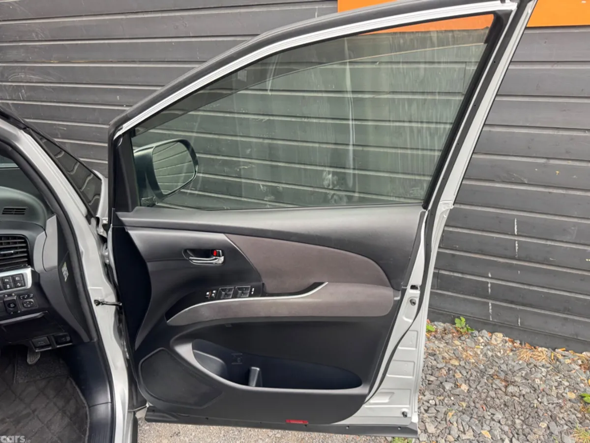 Toyota Estima MPV, Petrol Hybrid, 2018, Silver