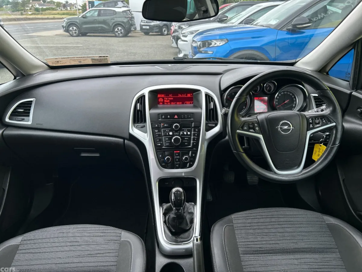 Opel Astra Hatchback, Diesel, 2015, Silver