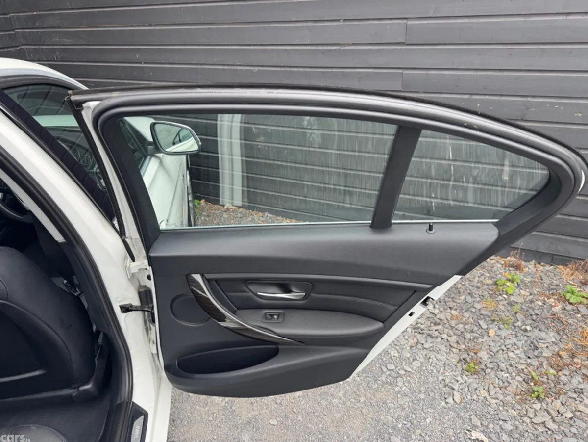 BMW 3-Series Saloon, Diesel, 2015, White