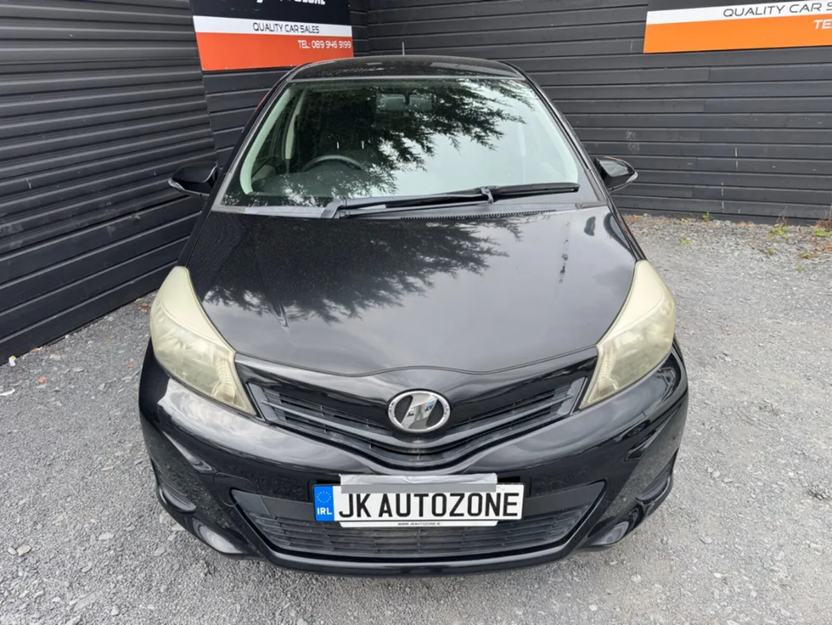 Toyota Yaris Hatchback, Petrol, 2013, Black