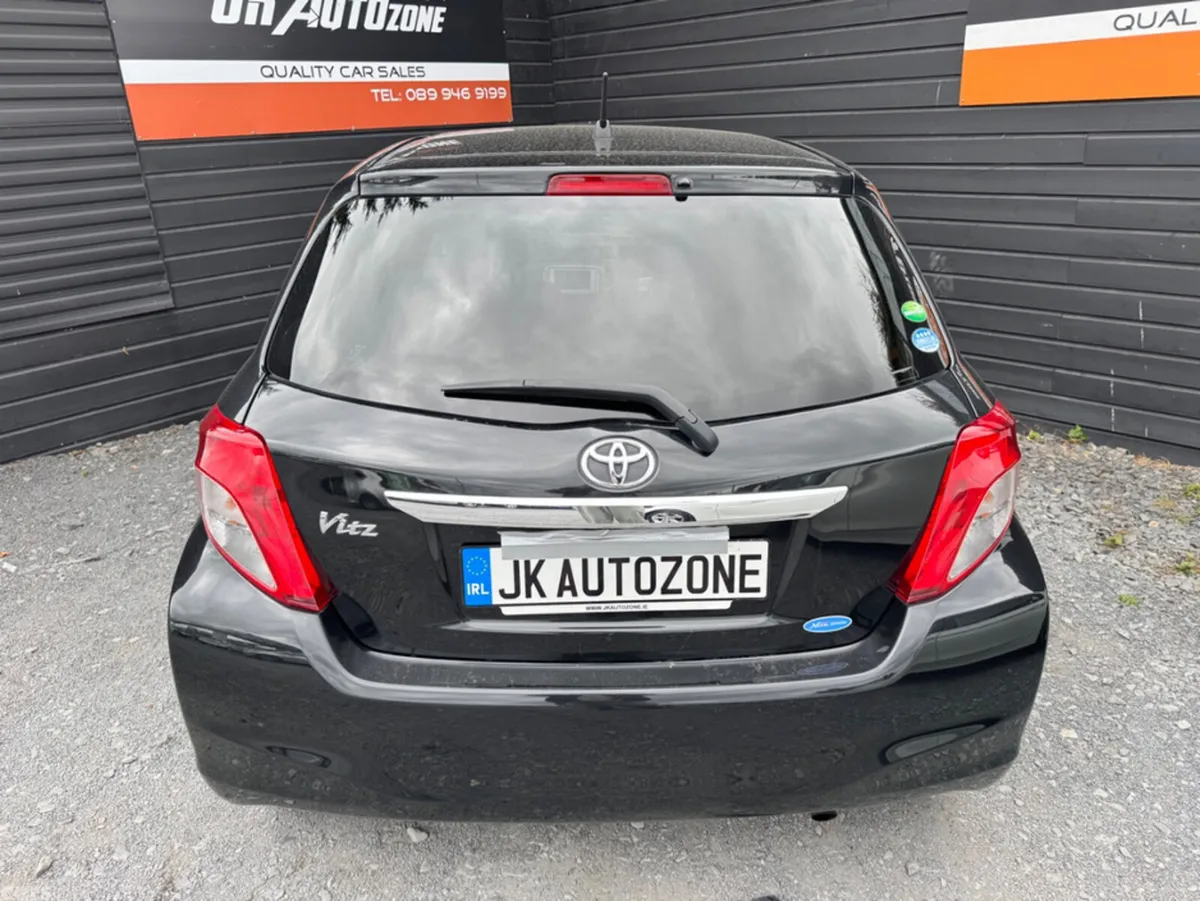 Toyota Yaris Hatchback, Petrol, 2013, Black