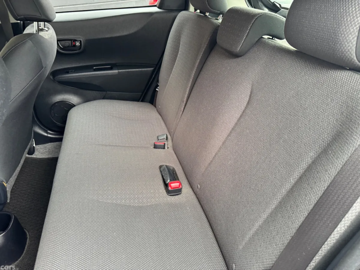 Toyota Yaris Hatchback, Petrol, 2013, Black