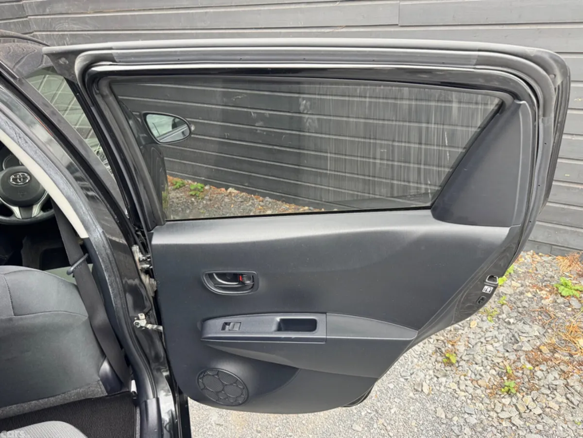 Toyota Yaris Hatchback, Petrol, 2013, Black