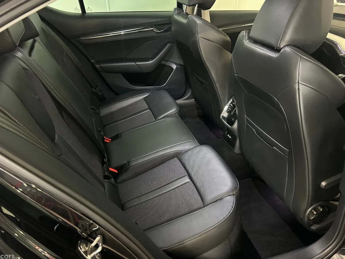 Skoda Octavia Hatchback, Diesel, 2023, Black