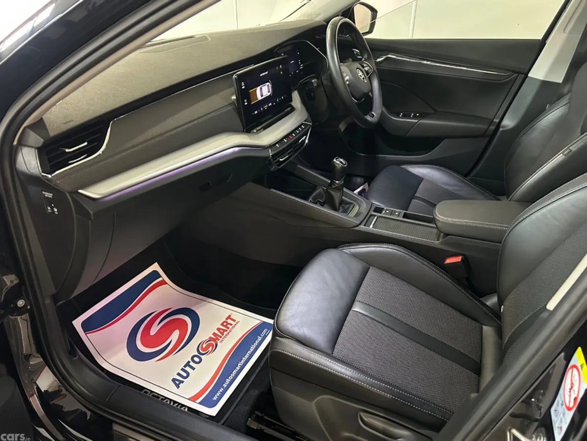 Skoda Octavia Hatchback, Diesel, 2023, Black