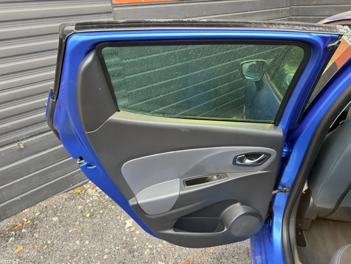 Renault Clio Hatchback, Petrol, 2014, Blue