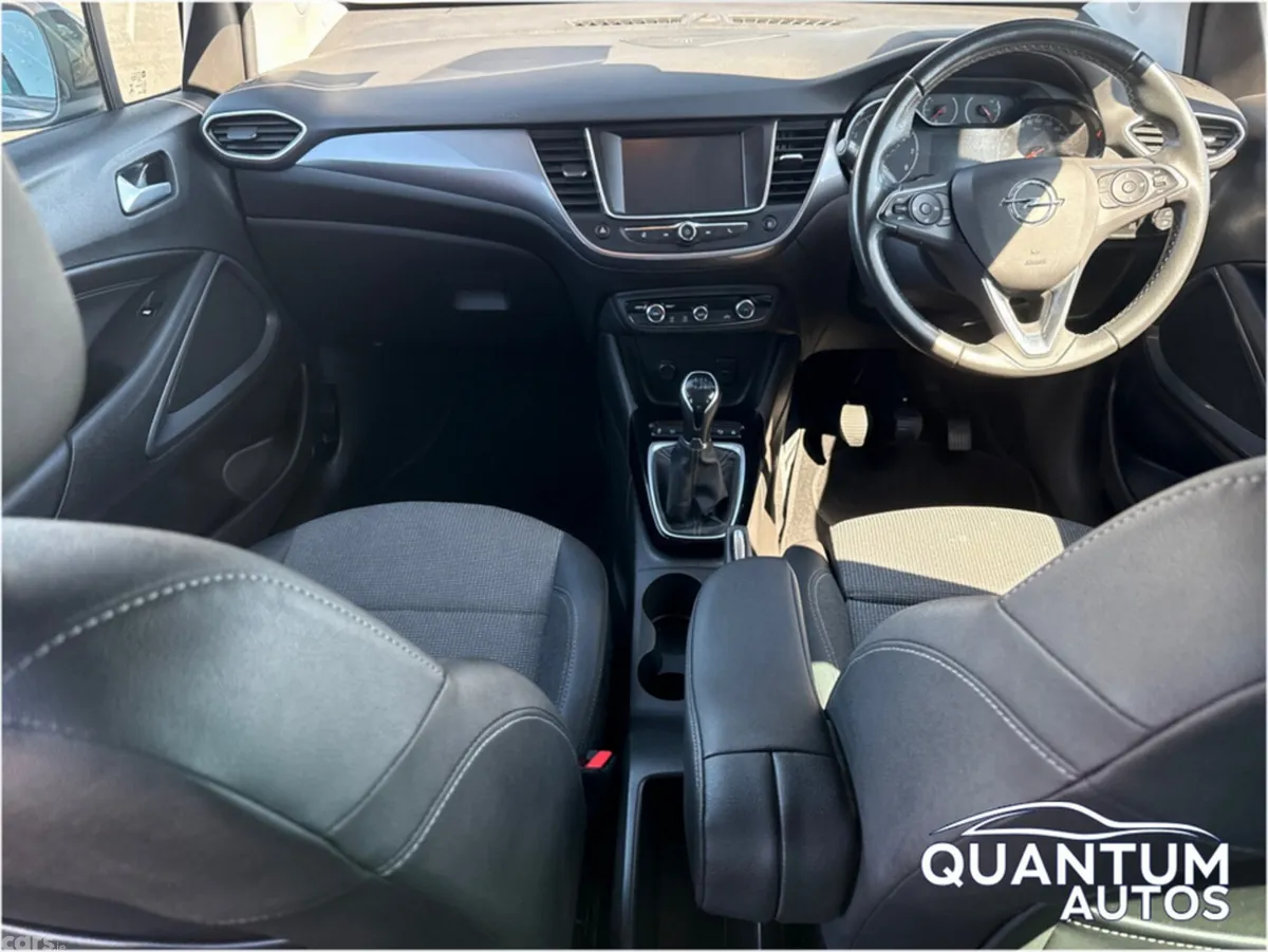 Opel Crossland X Hatchback, Petrol, 2022, Grey